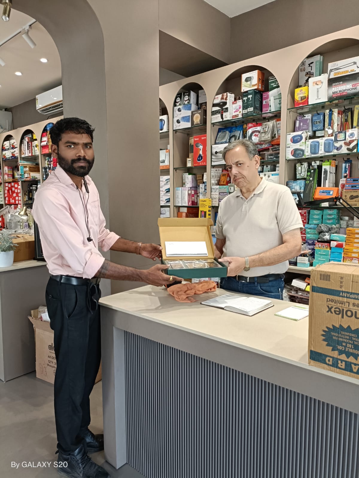 Deepak electric jhoomar palace — Tapify customer review